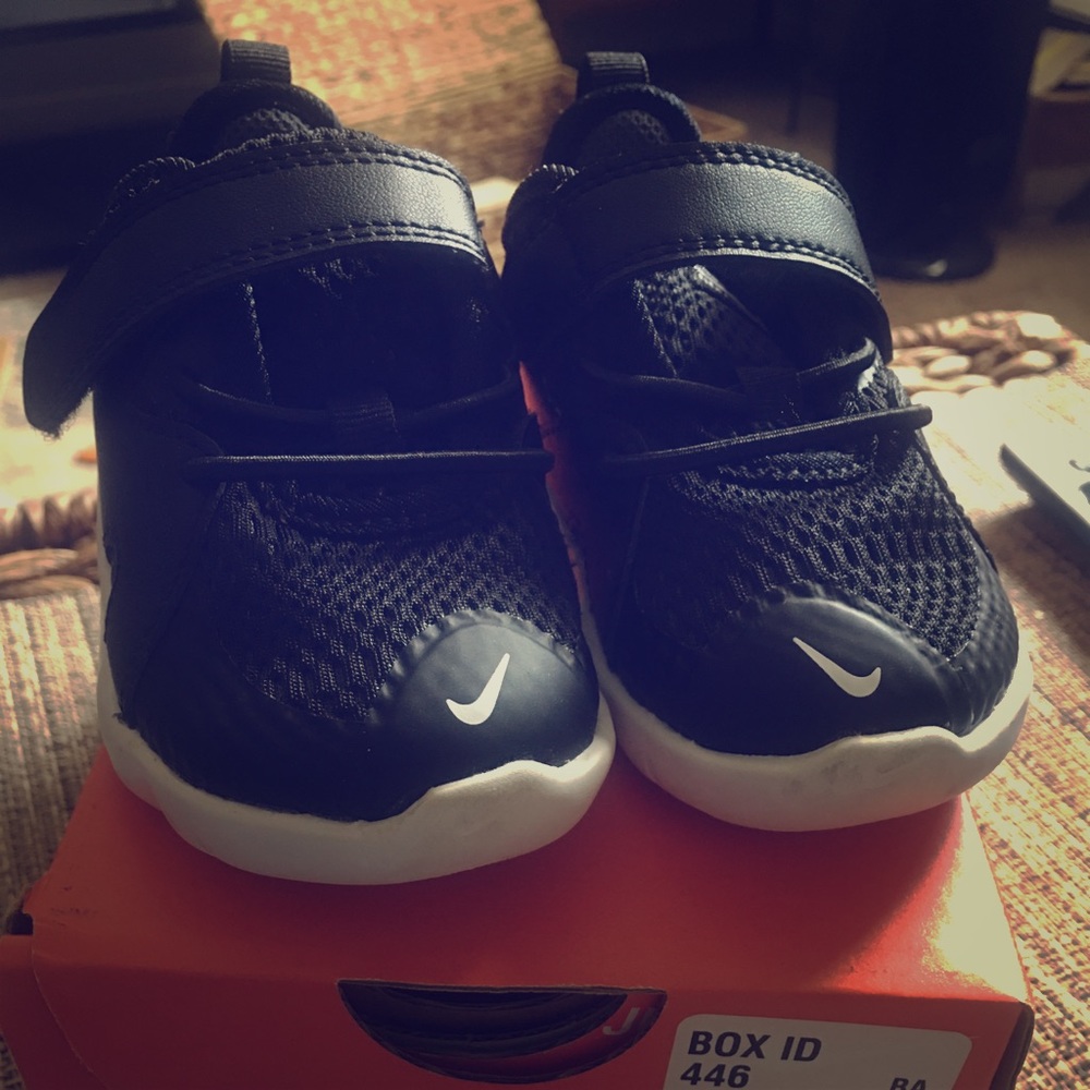 New Nike Flex Contact 3